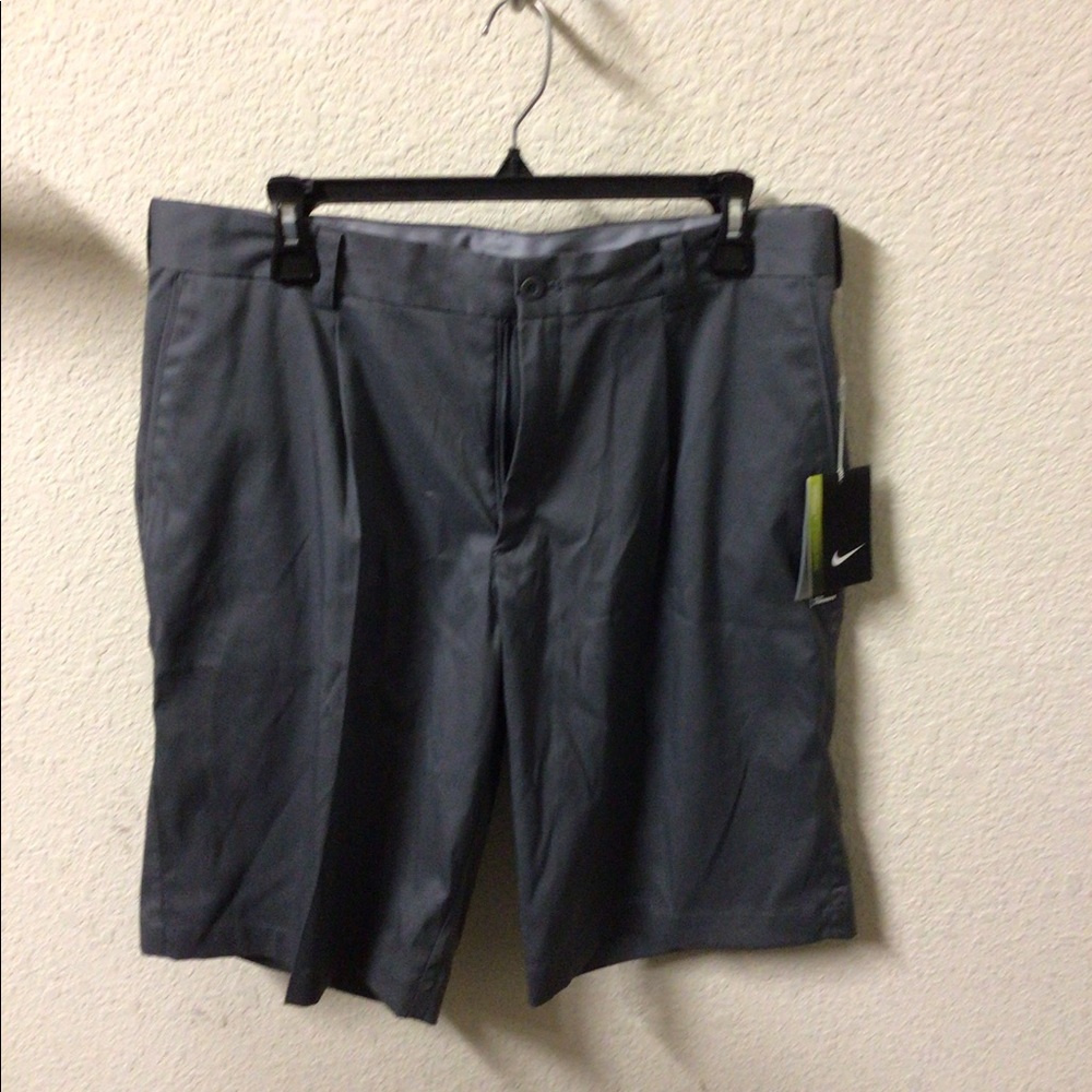 Nike Golf Shorts Size 32
